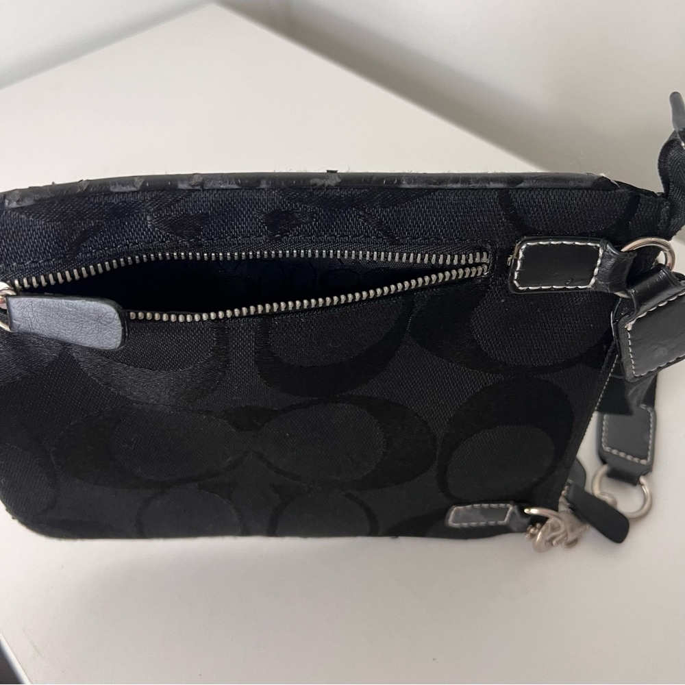 Coach Crossbody Canvas Messenger Shoulder Bag Purse With Logo Monogram Embossed - Picture 7 of 11
